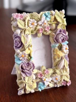 Miniatur Vintage Biskuit Porzellan Bilderrahmen Floral Mauve Rosen