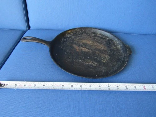 Wagnerware 'A' Cast Iron Flat Griddle Skillet-unrestored