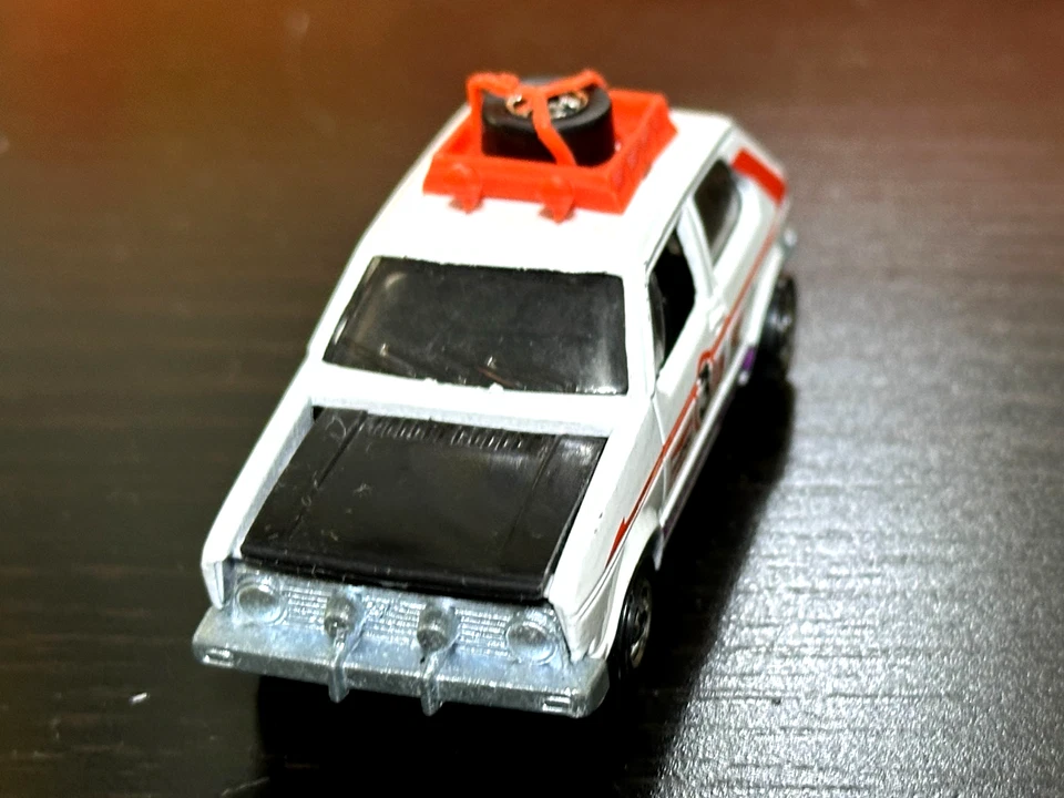 HOT WHEELS BLACKWALL LIEBRE DIVISOR MONTE CARLO RALLY SPORT #3 NEUMÁTICO DE REPUESTO BLANCO Foto 2 de 4