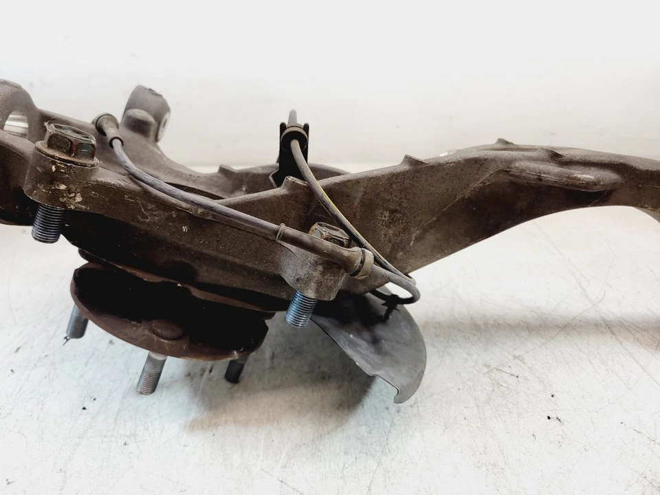 Infiniti G37 2008 2009 2010 2011 2012 tracción trasera 3,7 L eje delantero izquierdo buje nudillo Foto 3 de 4