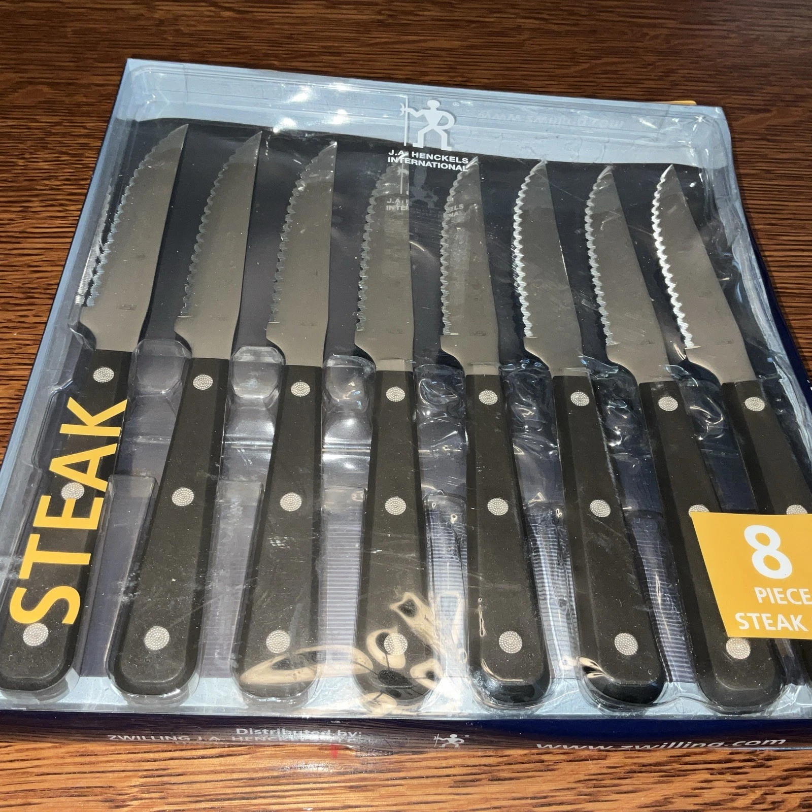 J A Henckels 8 pc Eversharp Steak Knife Set Stainless Steel Serrated 35197-100
Opens in a new window