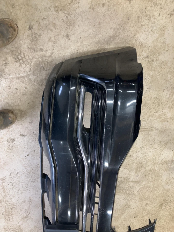 15 LINCOLN NAVIGATOR Front Bumper Tuxedo Black Metallic UH (No shipping) - Image 3 of 4