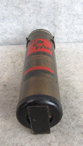 Vintage Fyr Fyter "Super" Fire Extinguisher w Mount - Fighter Fighting - Picture 17 of 17