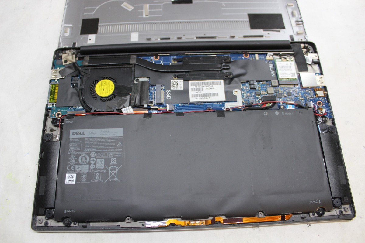 Dell XPS 13(9350) ノートパソコン　ジャンク品　D Dell XPS 13(9350) ノートパソコン ジャンク品 D