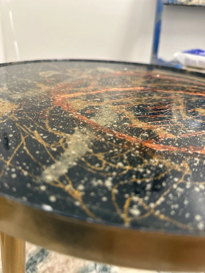 Mesa auxiliar/extremo epoxi nueva, única en su clase, hecha a medida Foto 3 de 4