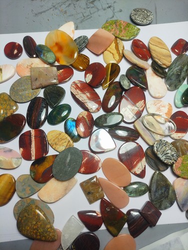 1 lb Assorted Gemstone Cabochons – Mixed Colors & Shapes - Picture 4 of 5