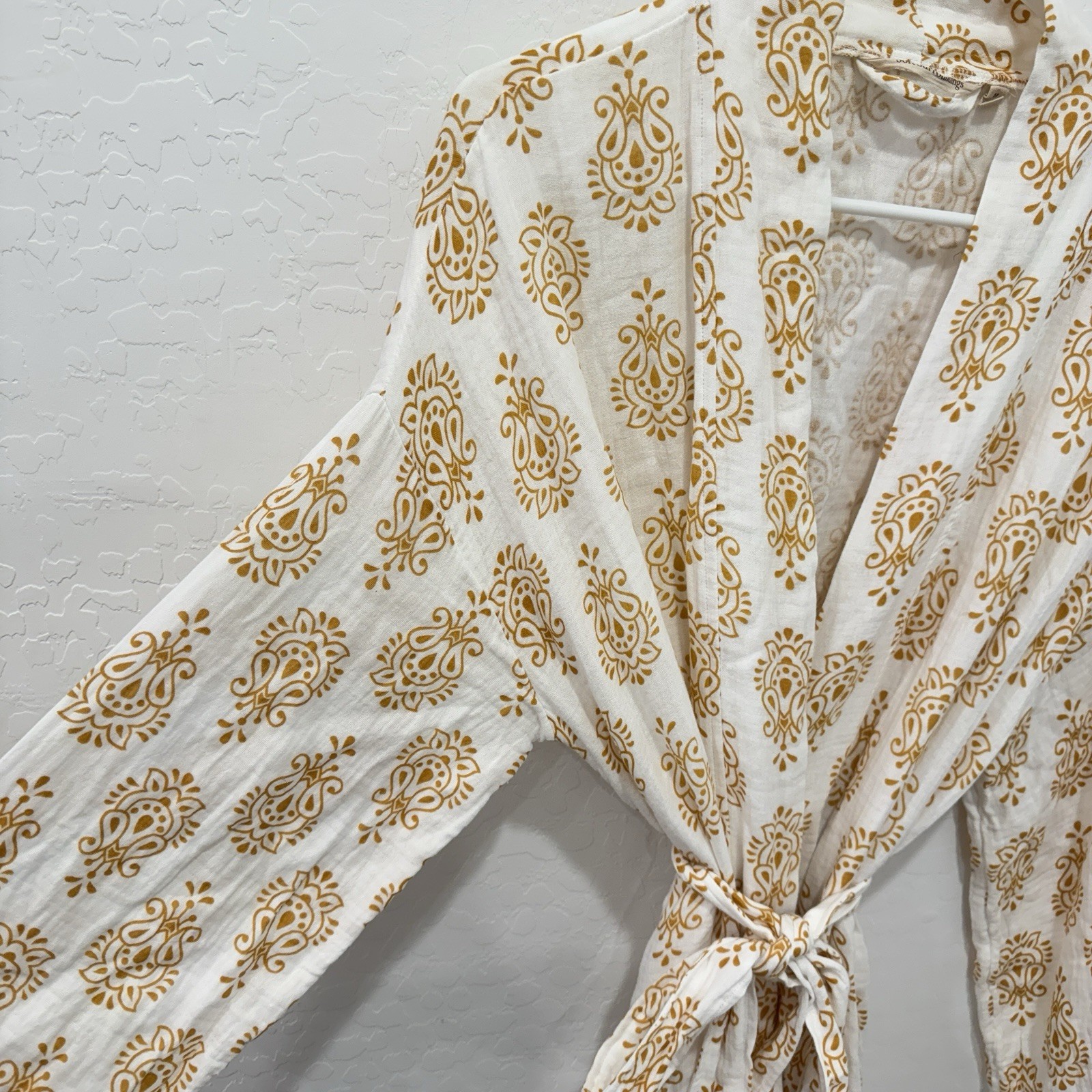 Soft Surroundings Gold Patterned Robe Womens Medi… - image 6