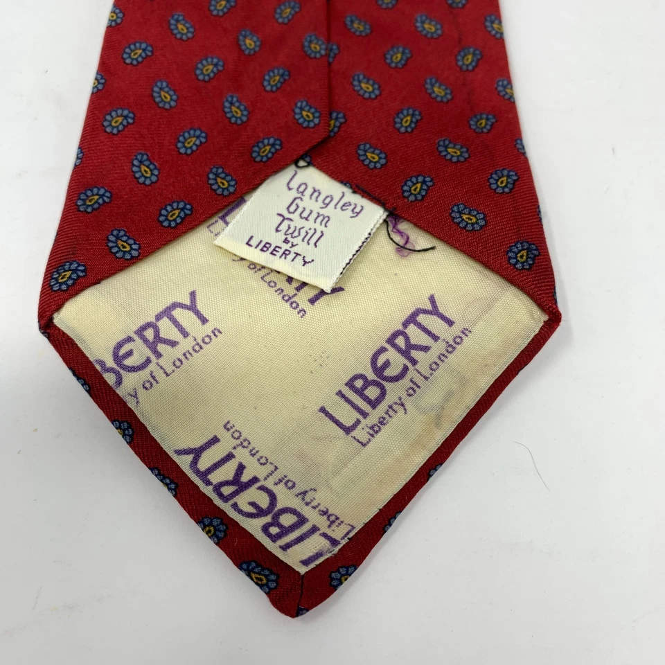 Corbata geométrica roja Bullock's Wilshire 100 % seda Foto 4 de 4