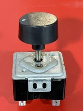 Robertshaw Infinite Burner Switch 7403P405-60 INF-240TP-1177 240V OEM Range Part