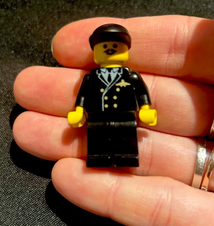 2x Lego City Piloten Airline Crew Flugzeug Capitain+Co-Pilot Airport 60104 3182 - Bild 4 von 4