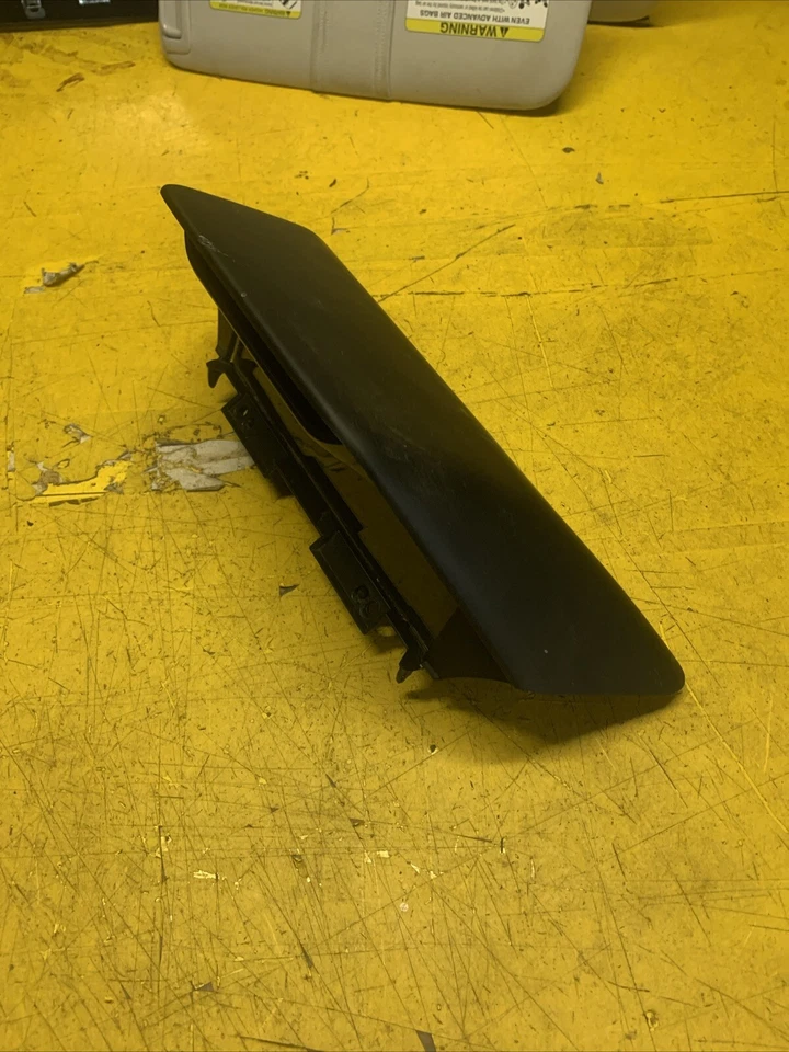 Used Infotainment Display fits 2019 Subaru Forester clock and temperature - Image 2 of 4