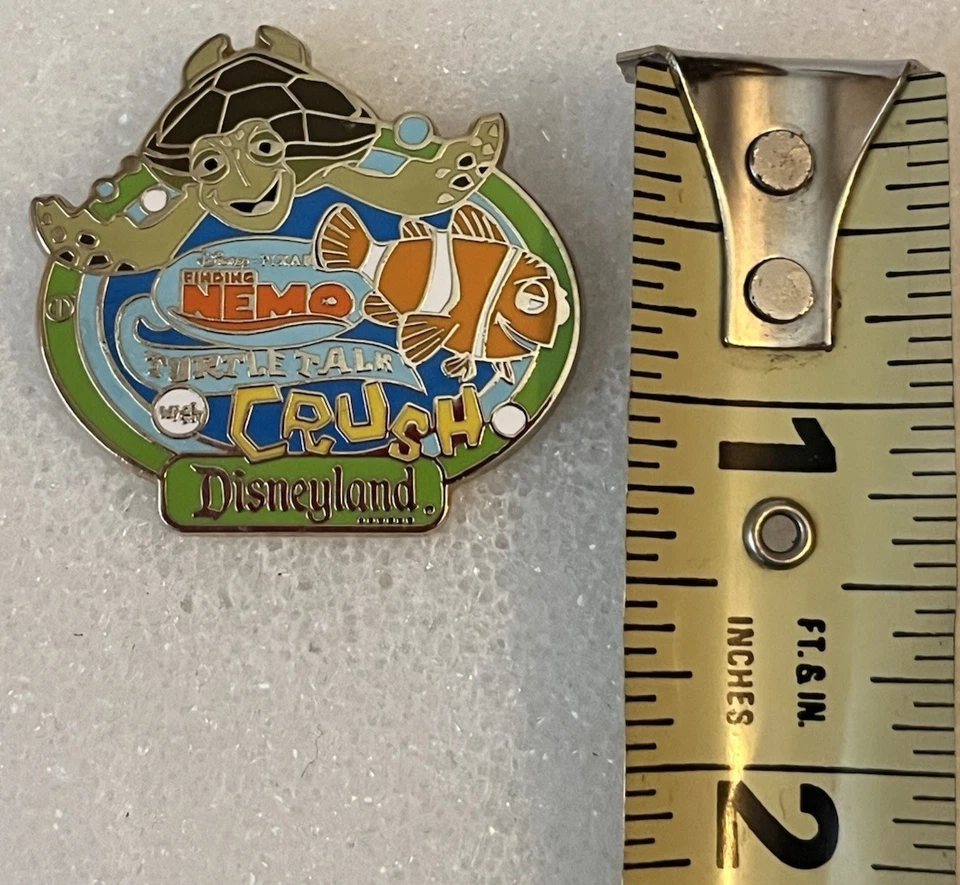 Finding Nemo Turtle Talk with Crush Trading Pin Pixar Disneyland Green Border - Image 3 of 4