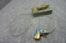 Vintage Trade Mark, Modern Toys tin toy tank 356-WO, mechanical remote control