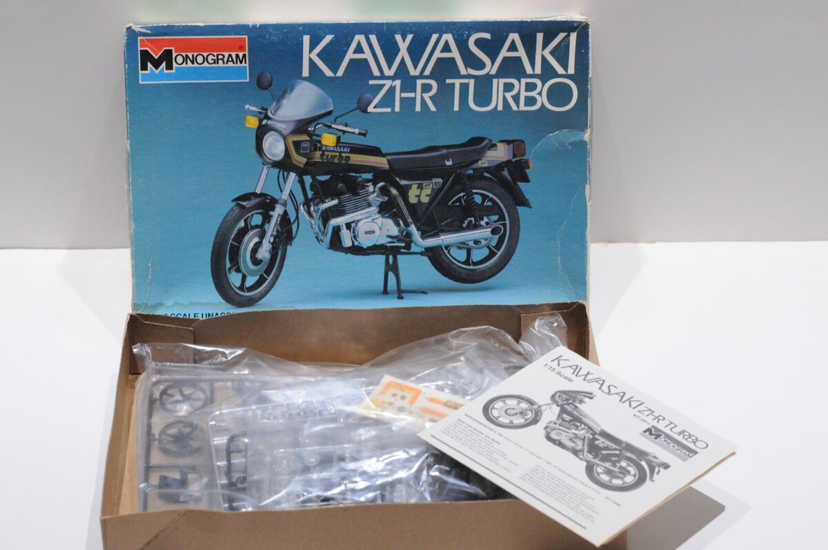MONOGRAM KAWASAKI Z1-R TURBO MOTORCYCLE SCALE 1:15 MODEL KIT MONOGRAM KAWASAKI Z1-R TURBO MOTORCYCLE SCALE 1:15 MODEL KIT