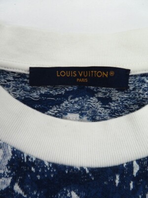 LOUIS VUITTON RM232M Y93 HPY30W T-shirt M White X Blue LOUIS VUITTON RM232M Y93 HPY30W T-shirt M White X Blue