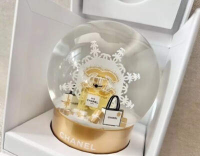 Chanel 2024 Schneekugel nur UK Verkäufer brandneu neueste VIP sehr begrenzte Menge