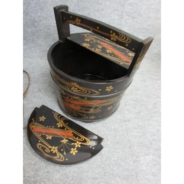 Jubako Bento Box Japanese Black painted gold lacquered flower raft pattern hand