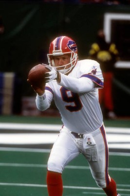 Punter Chris Mohr Buffalo Bills line up a punt in the game between- Old Photo