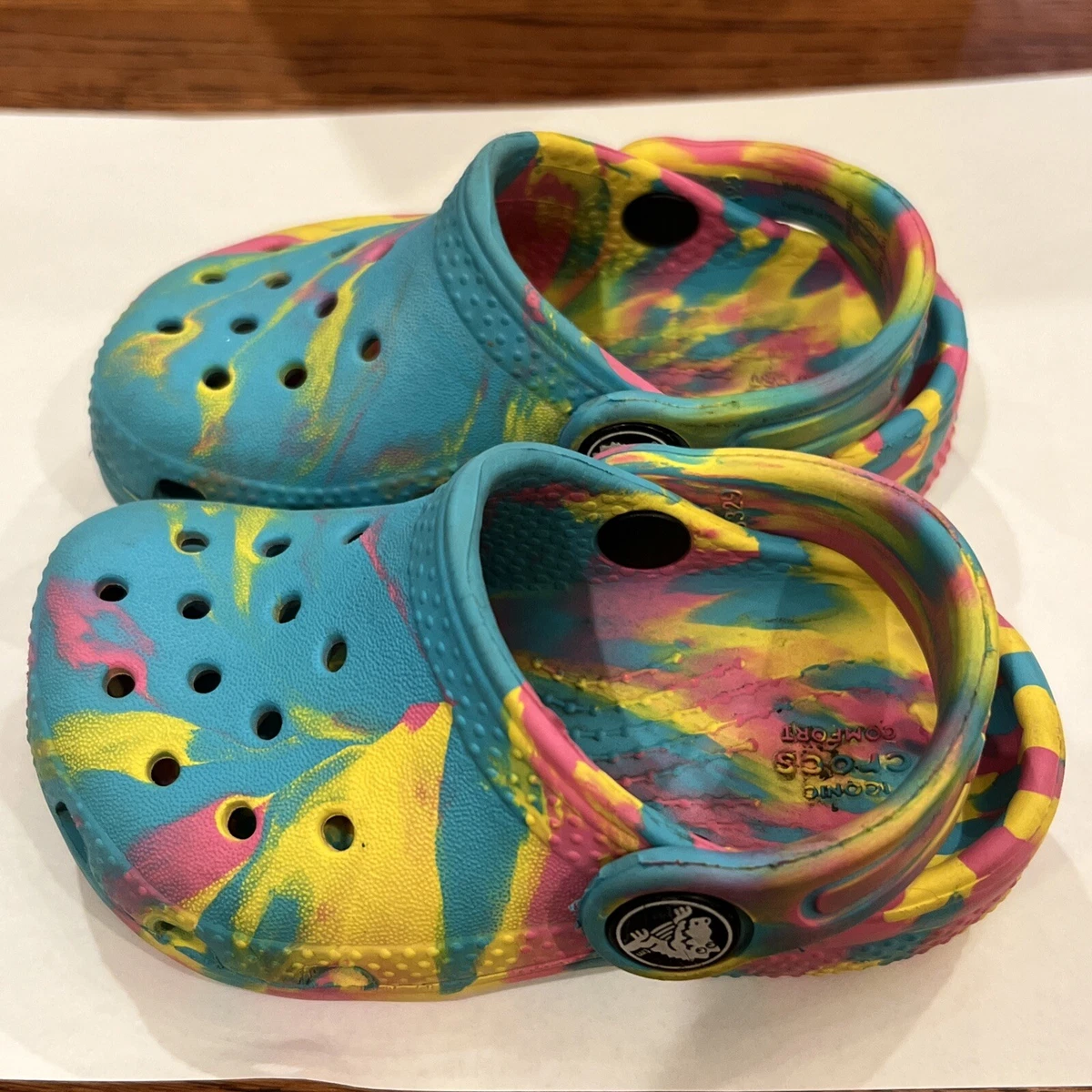 Crocs digital aqua sale