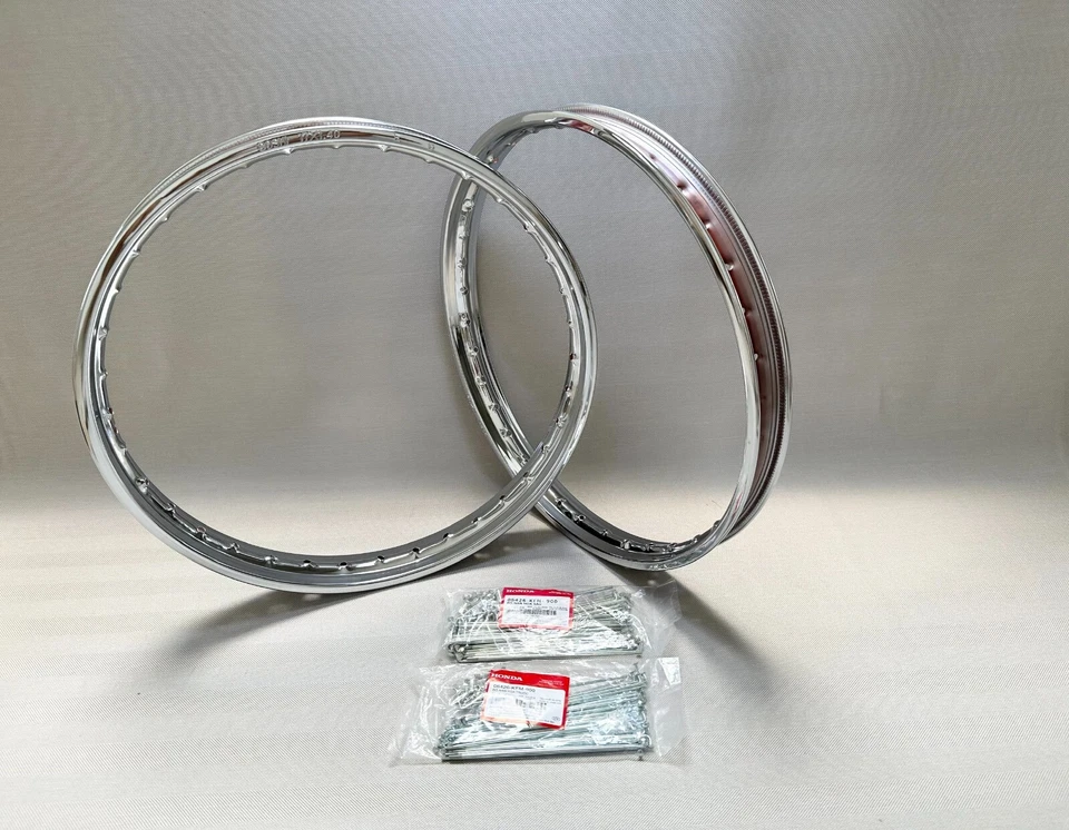 Llantas y radios originales Honda CT 90 Trail 110 + pezones CT90 Trail 90 CT110. Foto 3 de 4