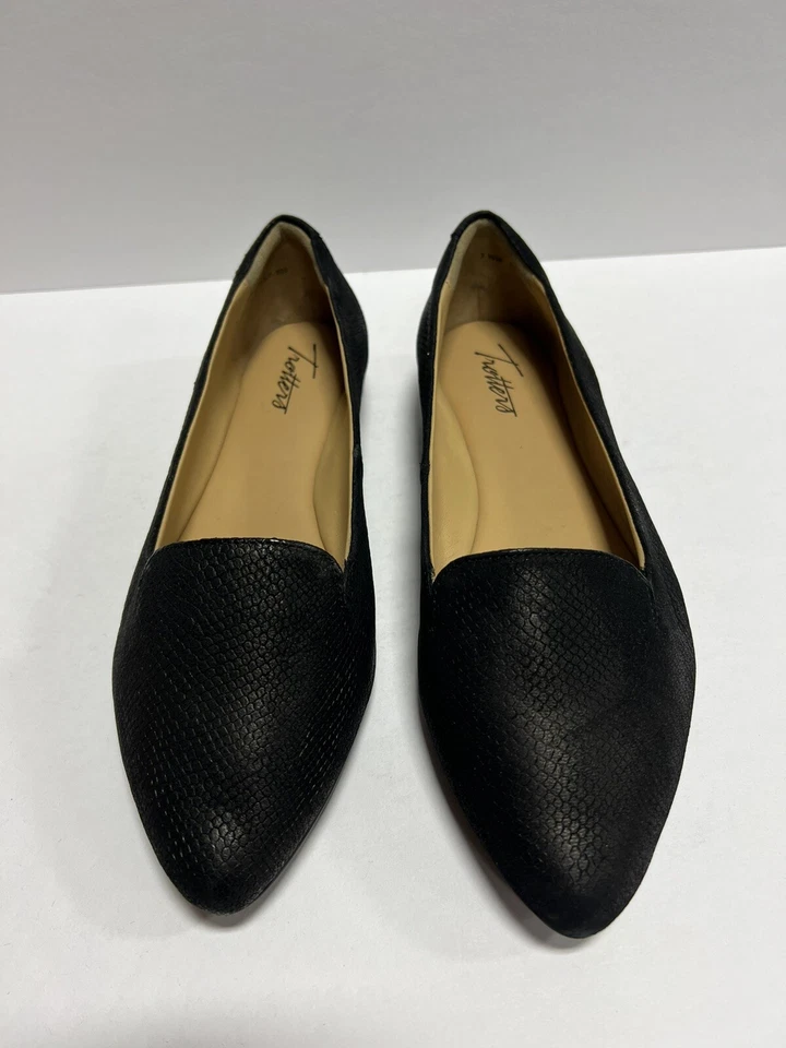 Trotters Harlowe Womens Flat Black Size 7 WW - Image 3 of 4