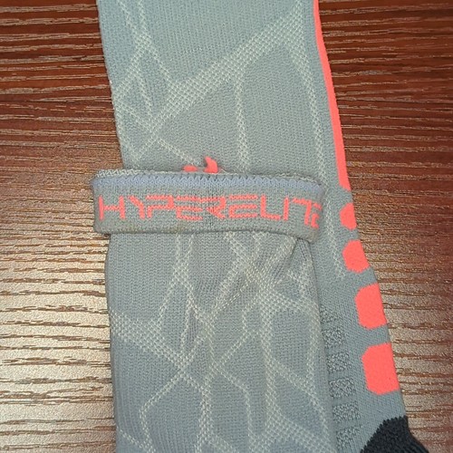 New LeBron Nike Hyper Elite Socks Gray/Pink Crew Size Large Basketball Dri-Fit - Picture 4 of 5