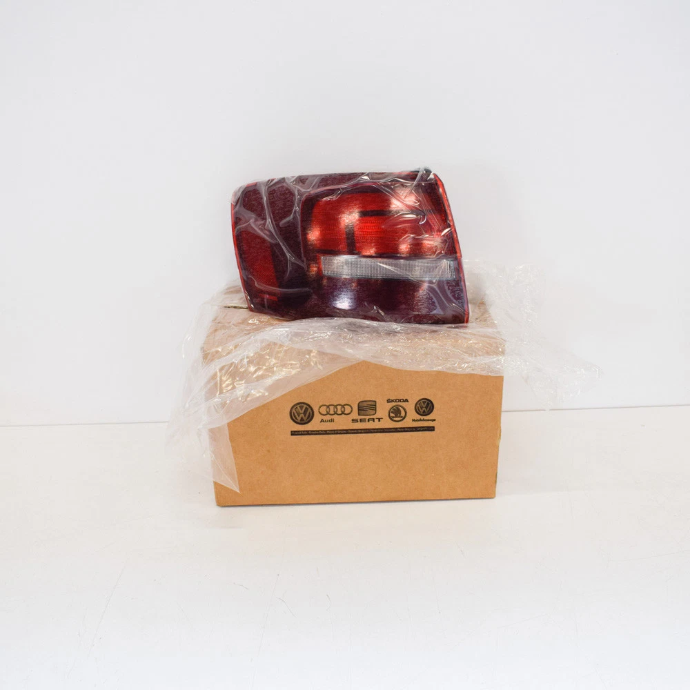 NEW VOLKSWAGEN JETTA MK6 REAR LEFT TAILLIGHT 5C6945095N ORIGINAL