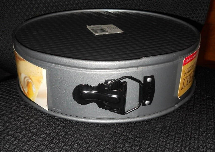 Wilton Perfect Performance Non Stick Bakeware Springform Pan Set