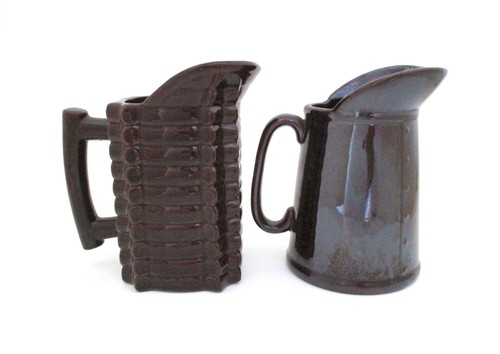 SET 2 Vtg Luster Brown Ceramic Pottery Rooster Log Cabin Syrup Redware Pitchers - Picture 3 of 7