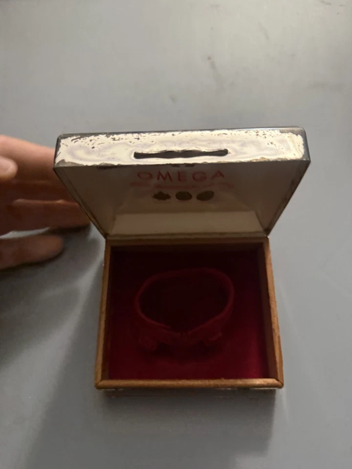 De colección Omega Nuevo Teddington Geneva Observatory Hombre Reloj Pulsera Caja Metal Suizo Foto 3 de 4