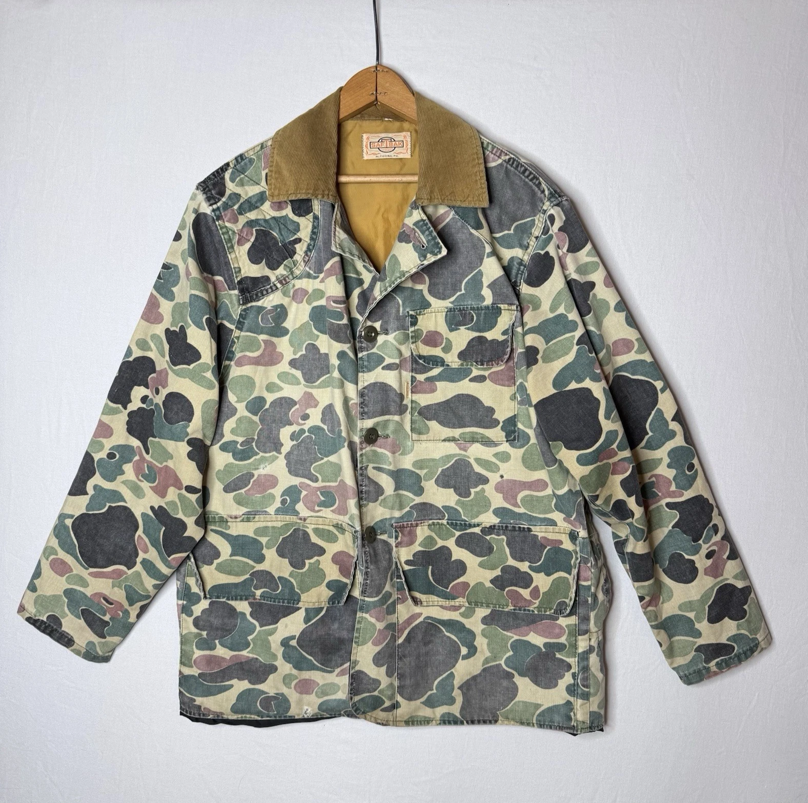 VTG SafTBak Frogskin Camo Hunting Chore Jacket Men L Corduroy Distressed READ