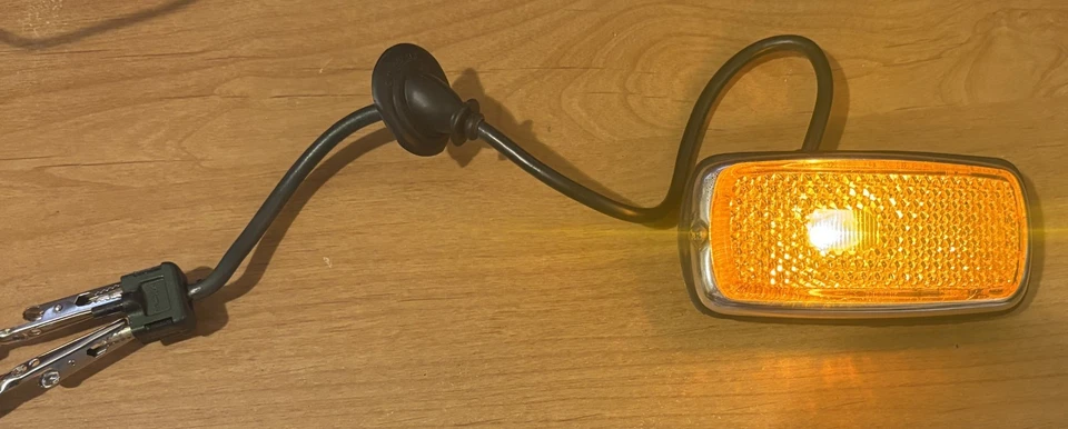 Luz marcadora delantera derecha Mercedes Benz 1968-1972 vintage genuina probada OEM Foto 2 de 4