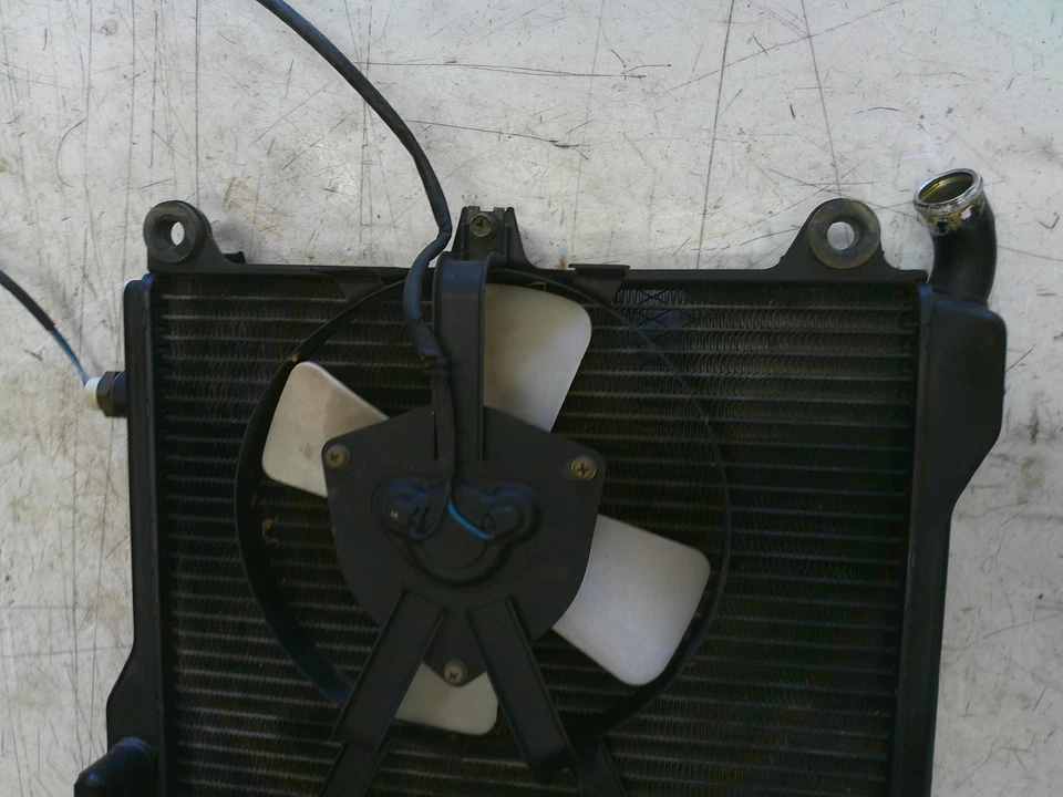 1995-1997 Kawasaki GPZ1100 ZX1100E motor radiador refrigerador com ventilador - Imagem 3 de 4