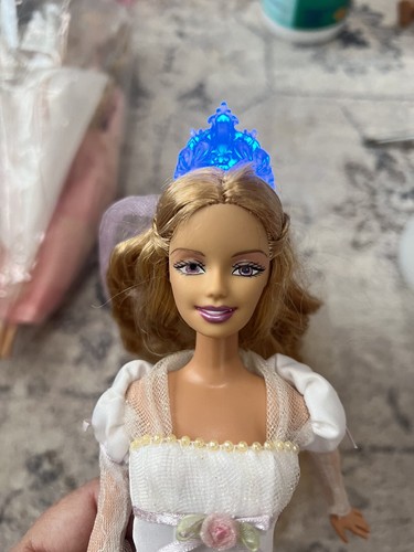 Mattel Raperonzolo's Wedding Barbie 2005 corona illuminata - edizione vernice occhi R - Foto 2 di 12
