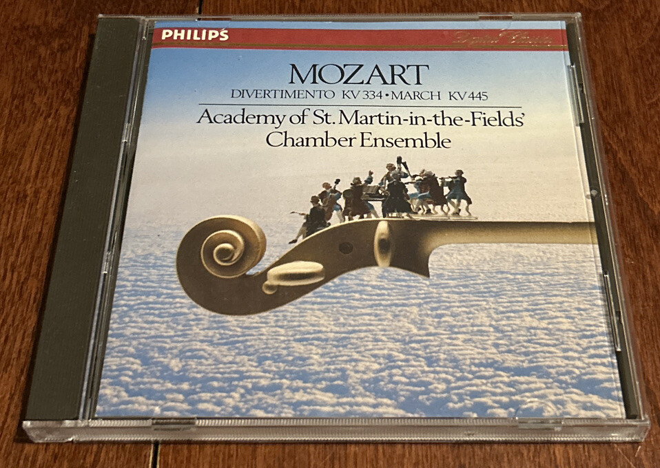 WOLFGANG AMADEUS MOZART - Mozart: Divertimento K. 334; March Kv445