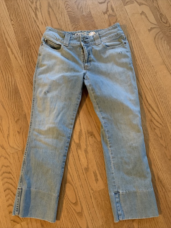 Women's Gap Low Rise Distressed Crop Jeans Size 8