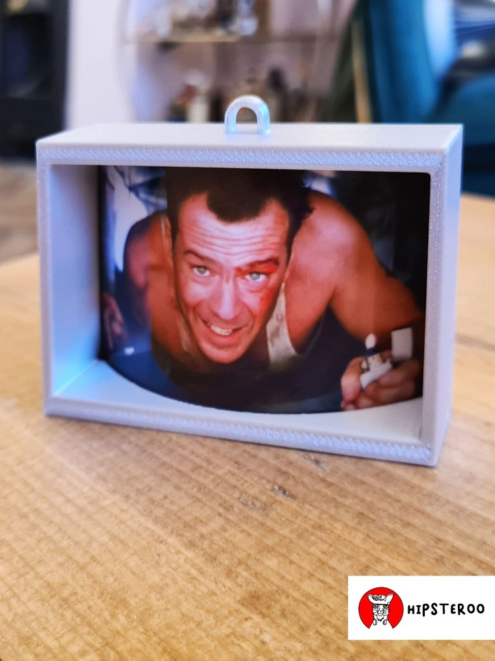 Die hard christmas tree decoration backlit version vent scene