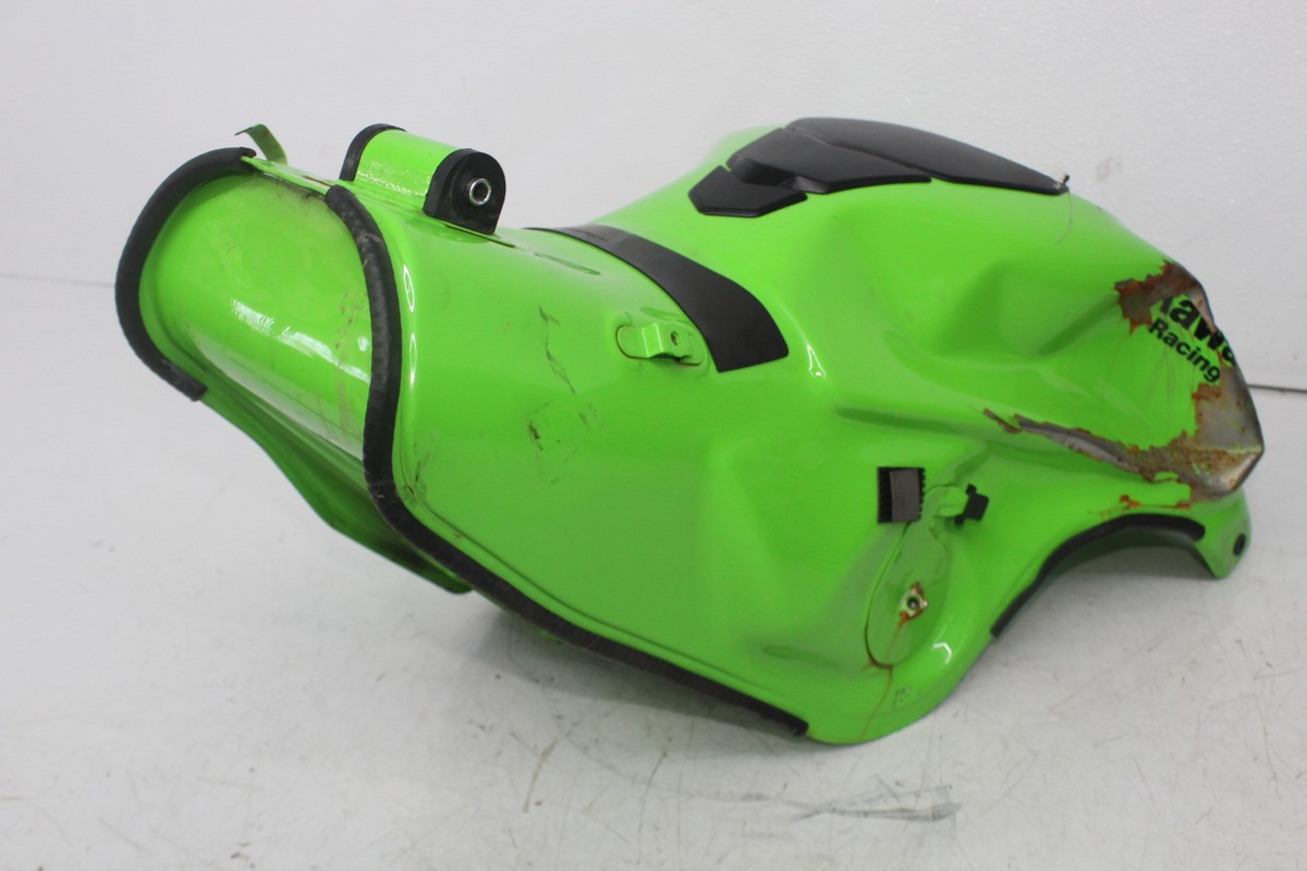 21-24 KAWASAKI NINJA ZX10R GAS TANK FUEL CELL PETROL RESERVOIR
