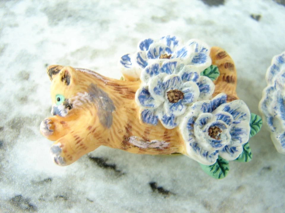 Lot of 3  Kitten Button Covers. Kittens and Flowers - Image 2 of 4