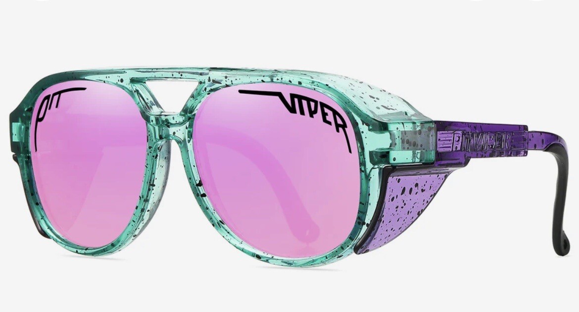 Stylish Men's Sunglasses for UV Protection and Fashion  -image