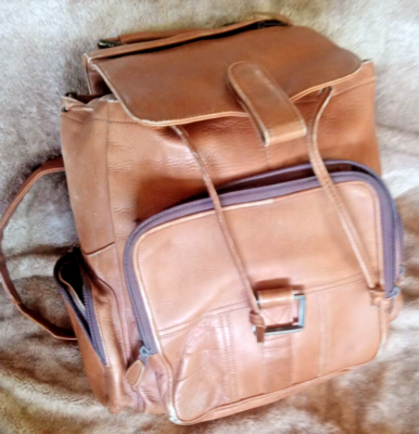 Classic Vintage Soft All Leather LightBrown Leather Backpack. Made in Columbia. Vintage LW Genuine Leather Backpack/made in Columbia Genuine  main image 2