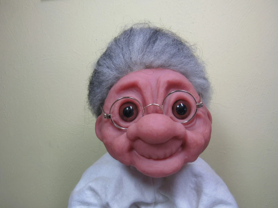 1977 GRANDMA W/ HANG TAG - 14" Dam Troll Doll - USED - Excellent - Image 2 of 4