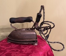Antique American Beauty Iron c. 1912-1916 with Detachable Cord & Original Stand 