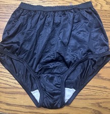Vintage Panties Size M Second Skin Rare Secret Treasures Pillowtab Spellout