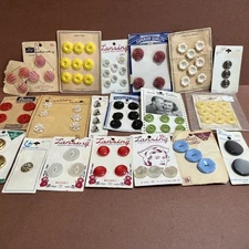 Vintage Carded Button Lot Movie Bge Le Chic Lansing Prevue Rare Complete
