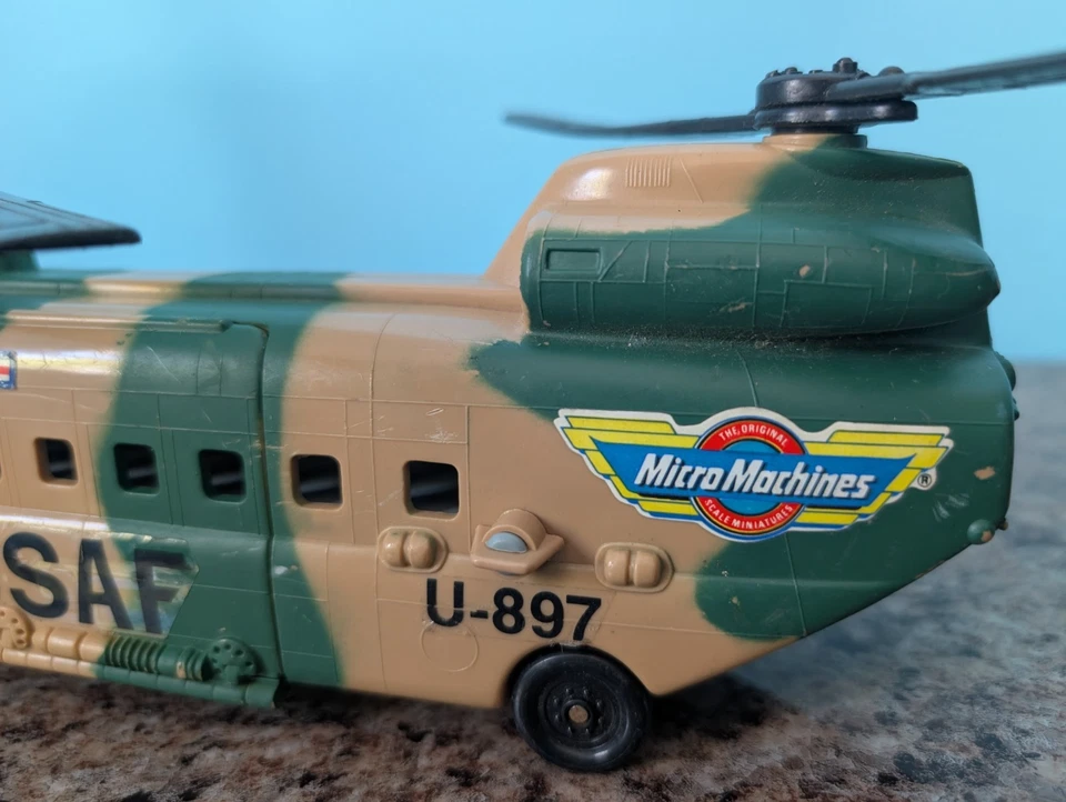 De colección 1989 Galoob Micro Máquinas Transporte Militar Helicóptero Chinook U-897 Foto 4 de 4