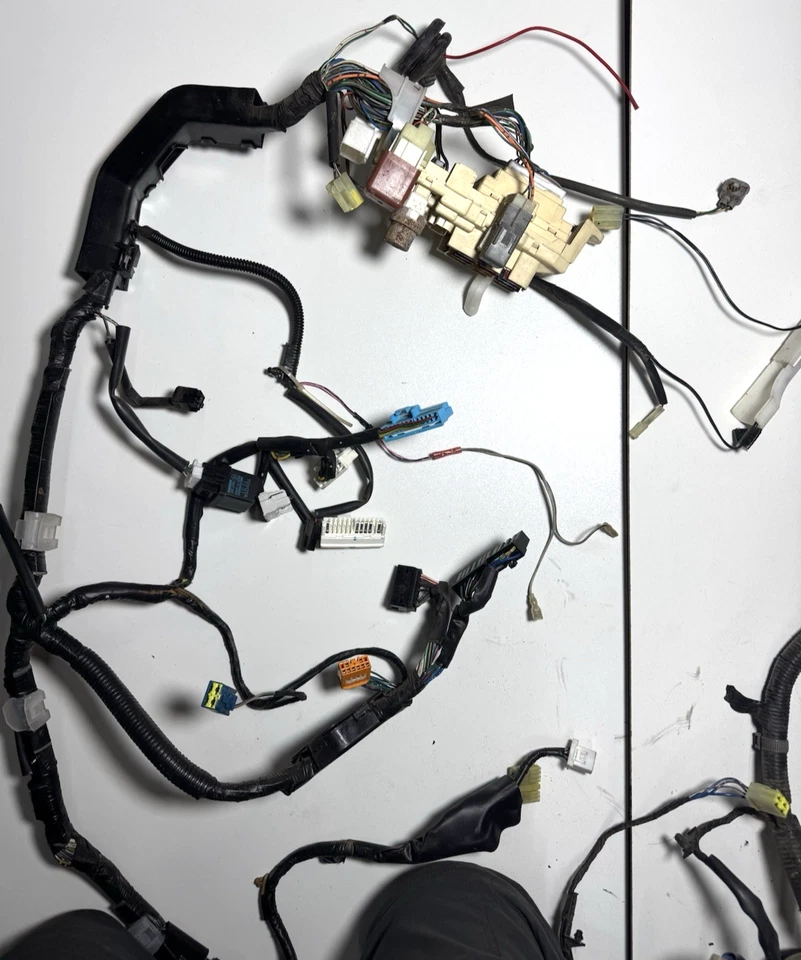 1992 Toyota Pickup 22RE MT 2WD Cab Dash Body Wiring Harness Integration Relay - Image 2 of 4