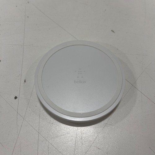 Belkin BOOST UP 10W Fast Wireless Charging Pad for iPhone/Android, Qi Certified - Picture 2 of 6