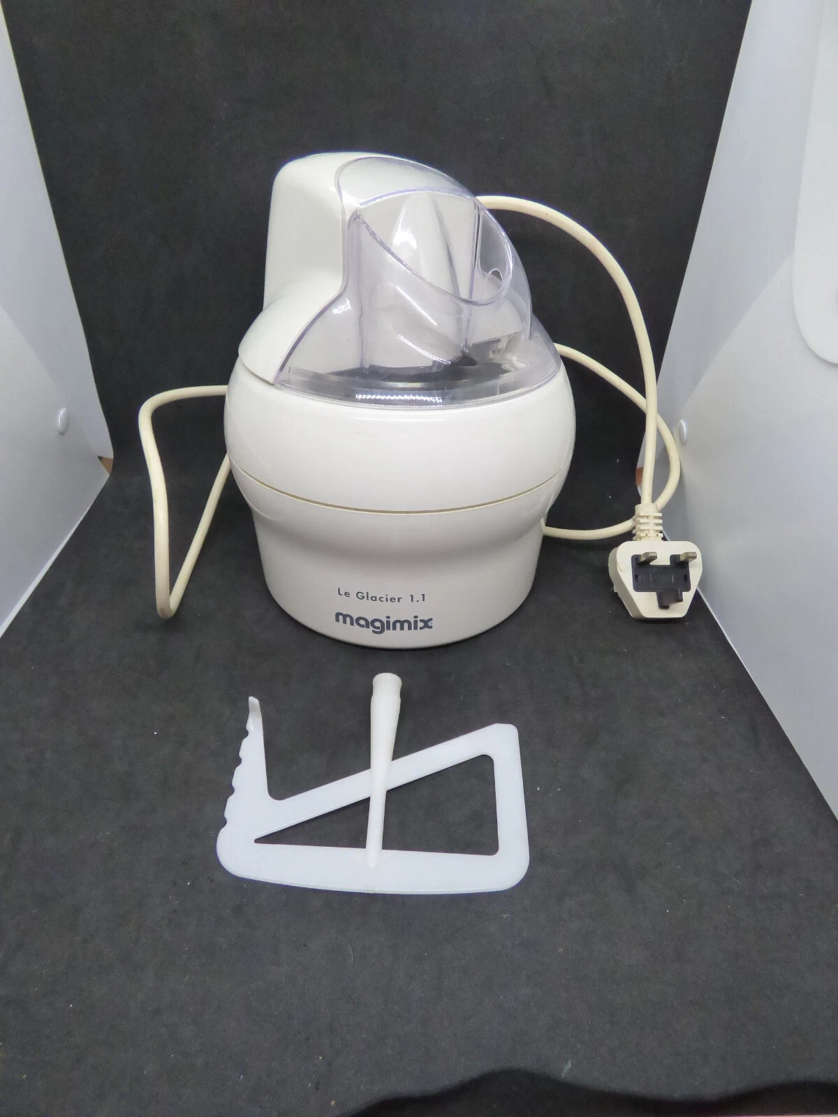 MAGIMIX LE GLACIER 1.1 Ice-cream Sorbet Desserts Maker #11047