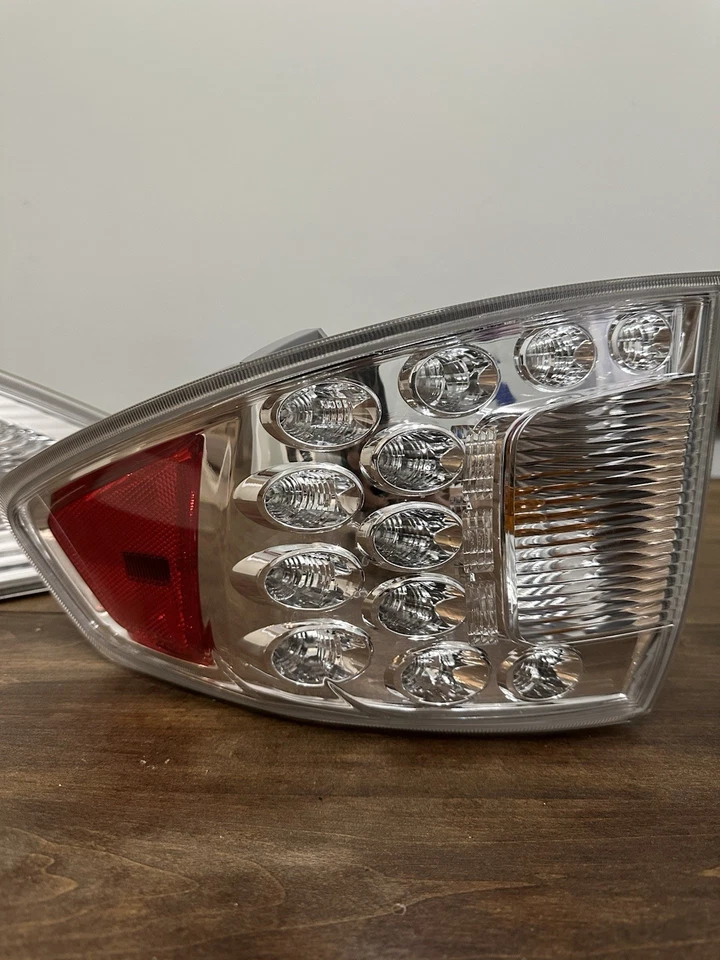 Conjunto de conjunto de lanternas traseiras Subaru Impreza WRX Hatchback 2008-2014 LH e RH - Imagem 4 de 4